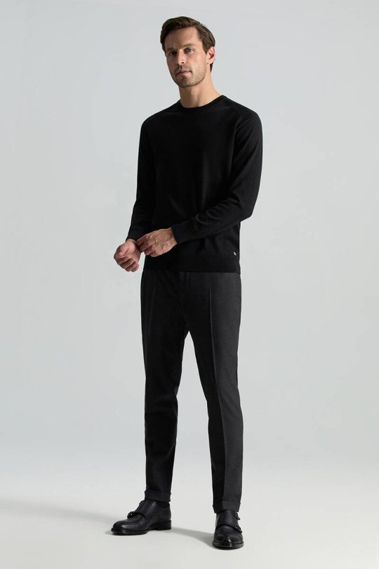 Merino Yün Siyah Bisiklet Yaka Triko