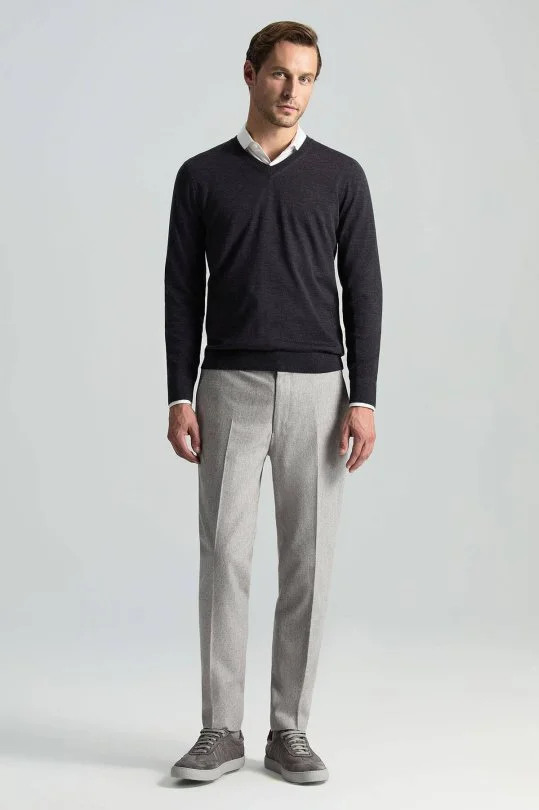 V Yaka Merino Yün Antrasit Triko