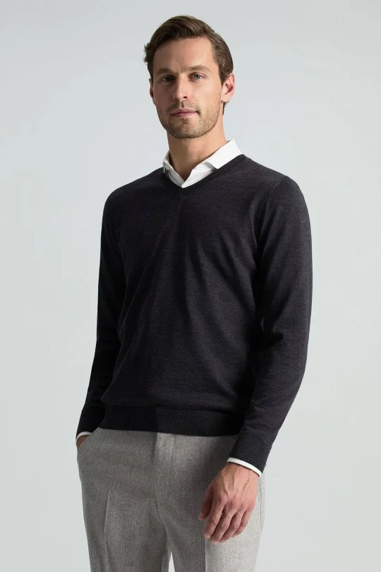 V Yaka Merino Yün Antrasit Triko
