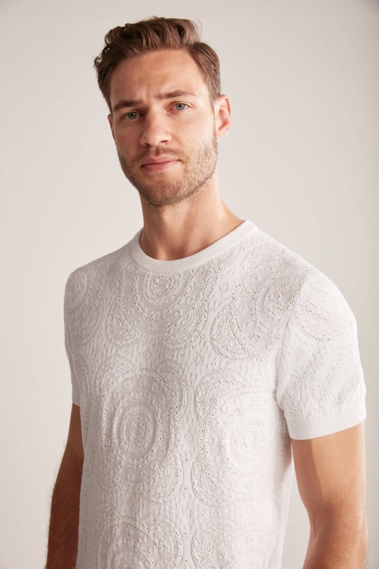 Örgü Desen Beyaz Bisiklet Yaka Triko T-Shirt