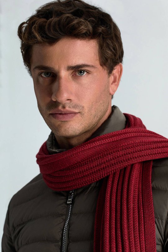 Örgü Desenli Merino Yün Kırmızı Atkı