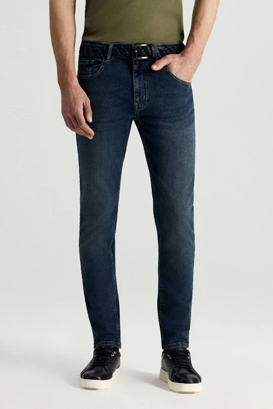 Pamuk Karışım Slim Fit Lacivert Taşlanmış Denim Pantolon