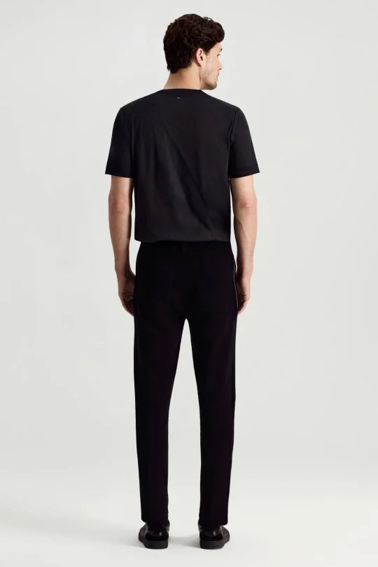 Saf Pamuk Bağcık Detaylı Siyah Slim Fit Triko Pantolon