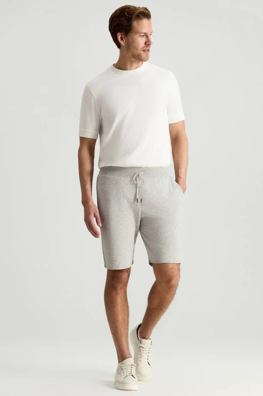 Saf Pamuk Şerit Detaylı Cepleri Fermuarlı Açık Gri Triko Şort