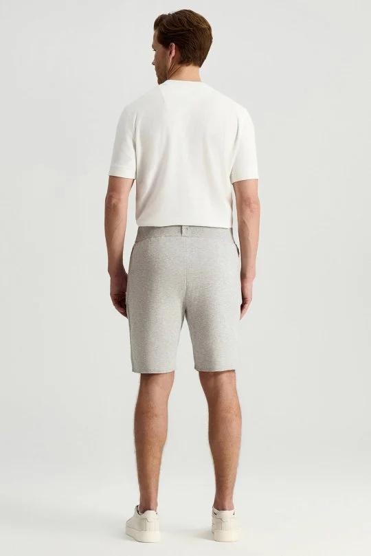 Saf Pamuk Şerit Detaylı Cepleri Fermuarlı Açık Gri Triko Şort
