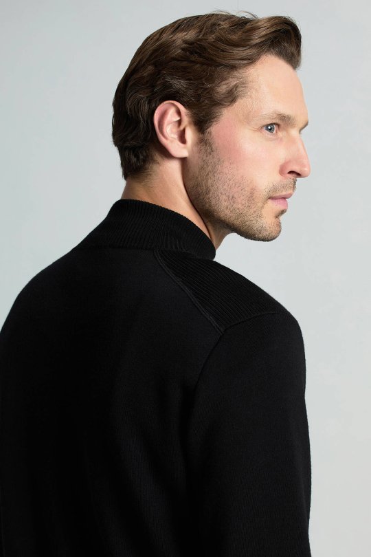 Siyah Fermuarlı Merino Yün Activewear Triko