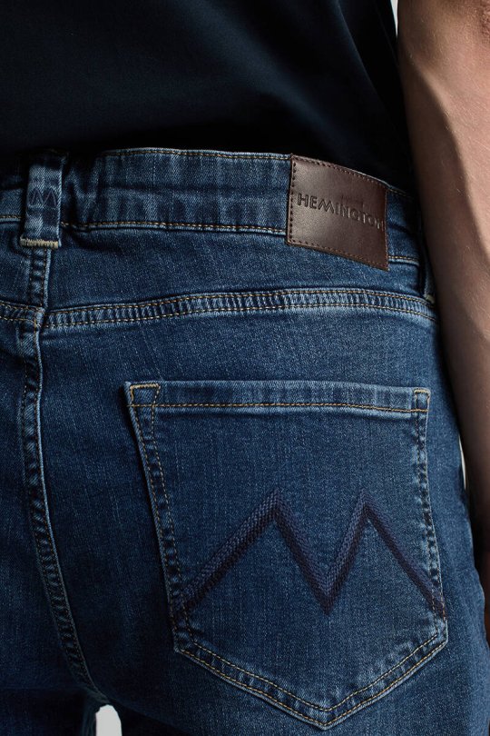 Saf Pamuk Slim Fit Lacivert Taşlanmış Denim Pantolon