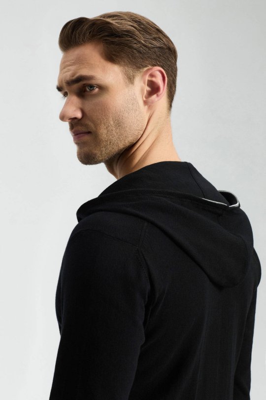 Slim Fit Siyah Kapüşonlu İnce Hırka