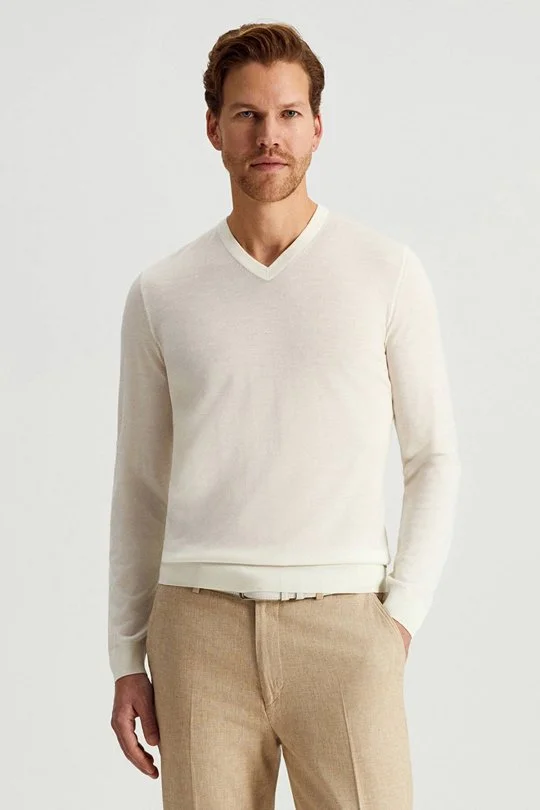 Hemington - Ultrafine Merino Yünü V Yaka Beyaz Triko (2)