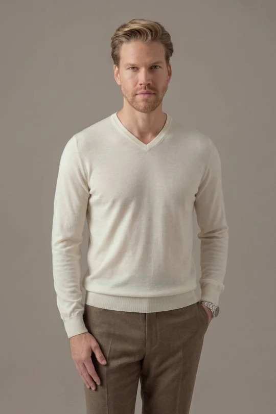 Hemington - Ultrafine Merino Yünü V Yaka Beyaz Triko (1)