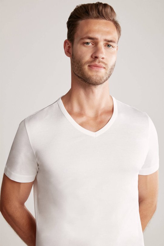 Beyaz V Yaka Basic T-Shirt