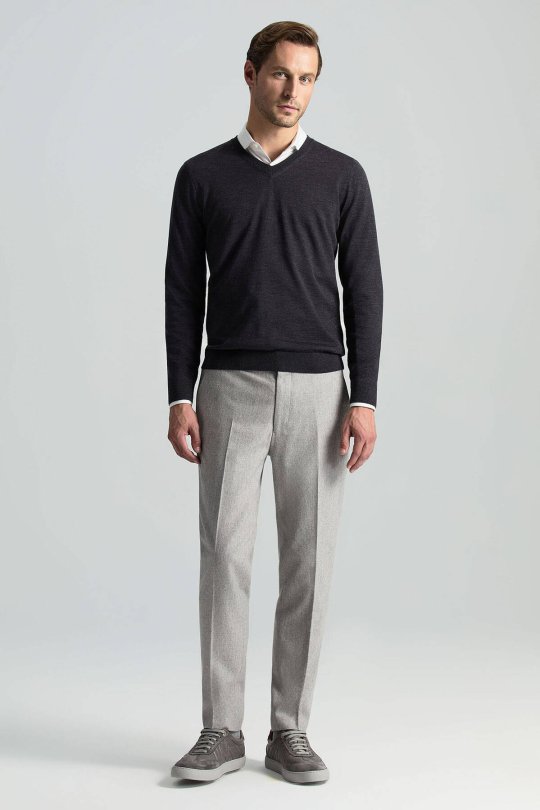 V Yaka Merino Yün Antrasit Triko
