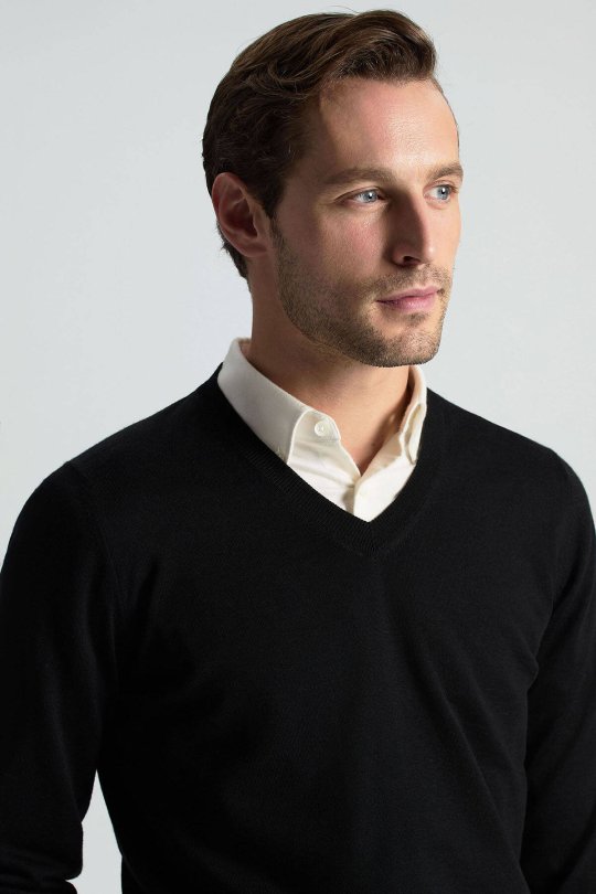 V Yaka Siyah Merino Yün Triko