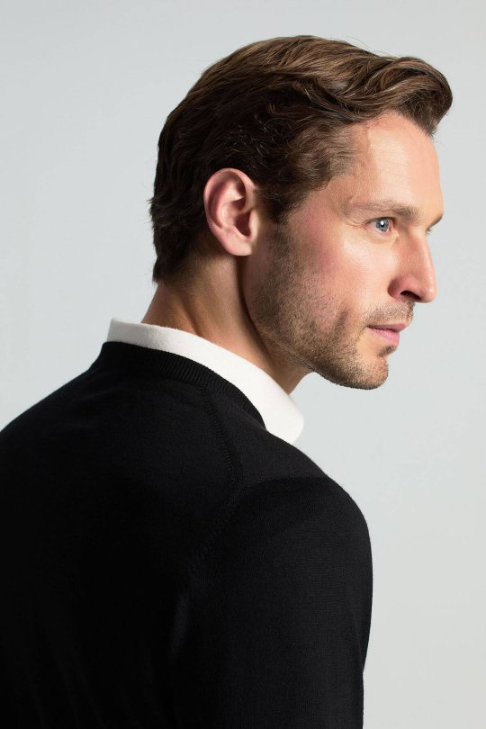 V Yaka Siyah Merino Yün Triko