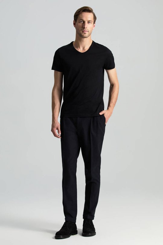 Siyah V Yaka Basic T-Shirt