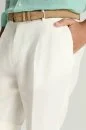 Saf Keten Beyaz Pileli Şort