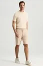 Saf Pamuk Şerit Detaylı Cepleri Fermuarlı Bej Triko Şort